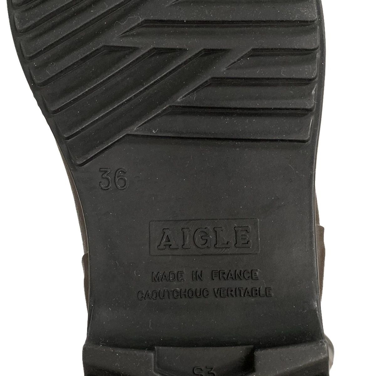 ダークブラウン