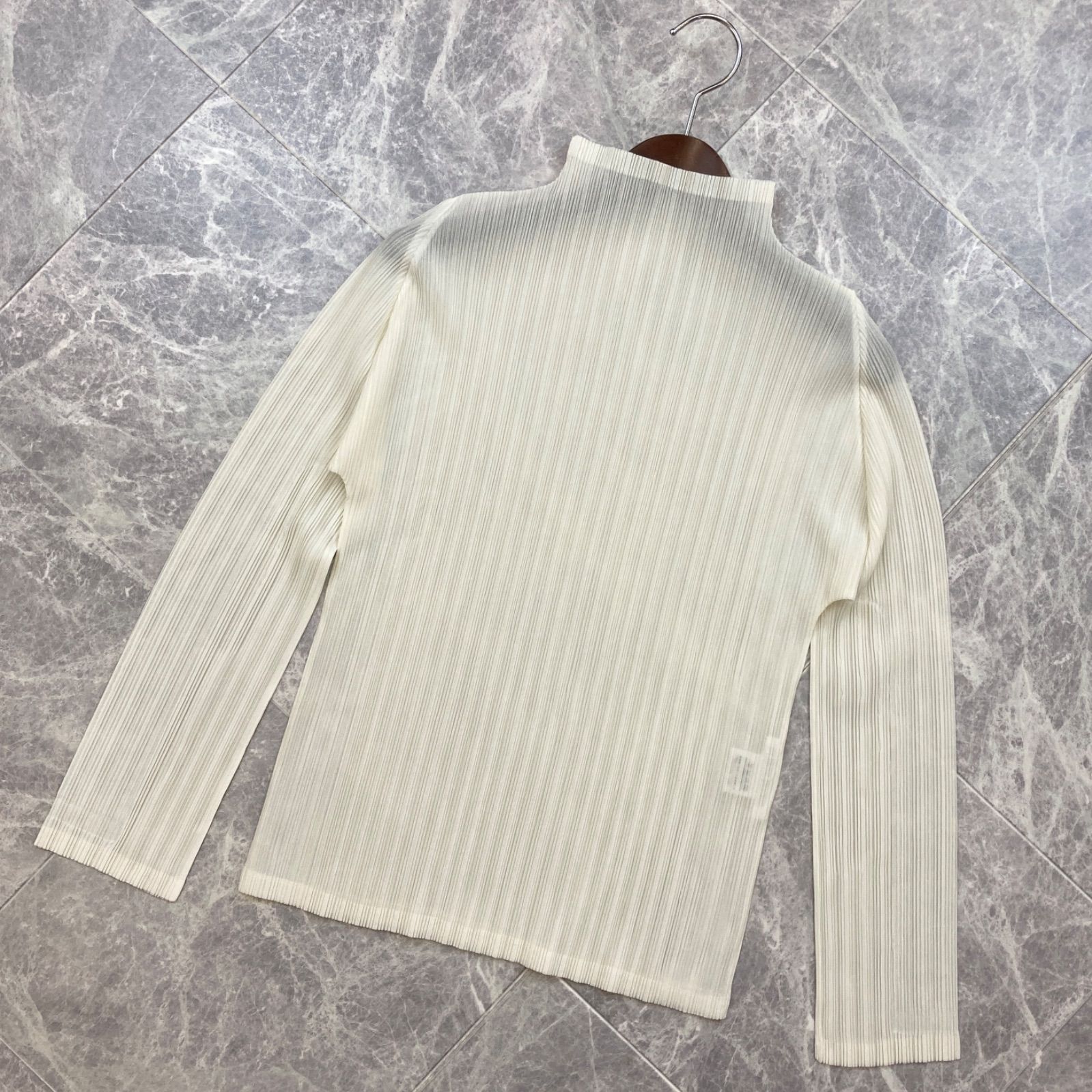 美品　PLEATS PLEASE ハイネック　プリーツ　トップス　アイボリー　3 ✨美品✨ PLEATS PLEASE プリーツプリーズ 長袖 ハイネック