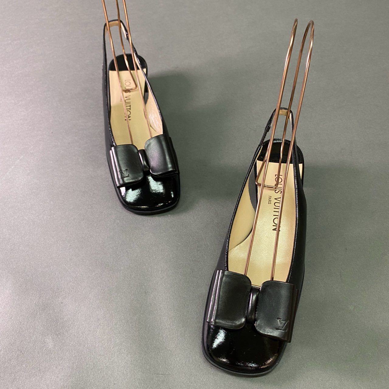 9j28 《美品》 LOUIS VUITTON ルイヴィトン LVロゴ リボン バック