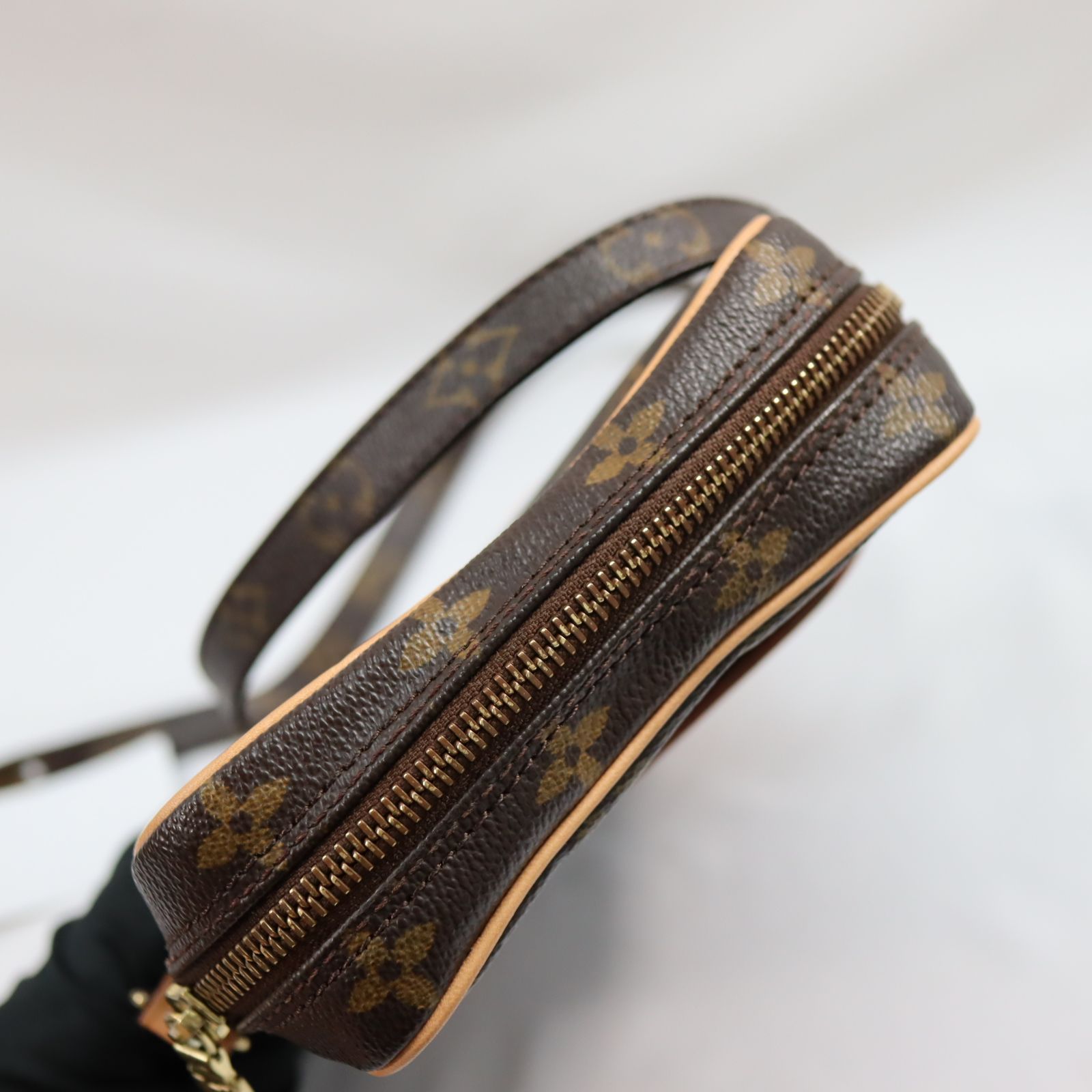 鑑定済美品　ルイヴィトン　ダヌーブ　ショルダーバッグ　モノグラム　M45266 ルイ・ヴィトン LOUIS VUITTON ダヌーブ M45266 モノグラム ユニ