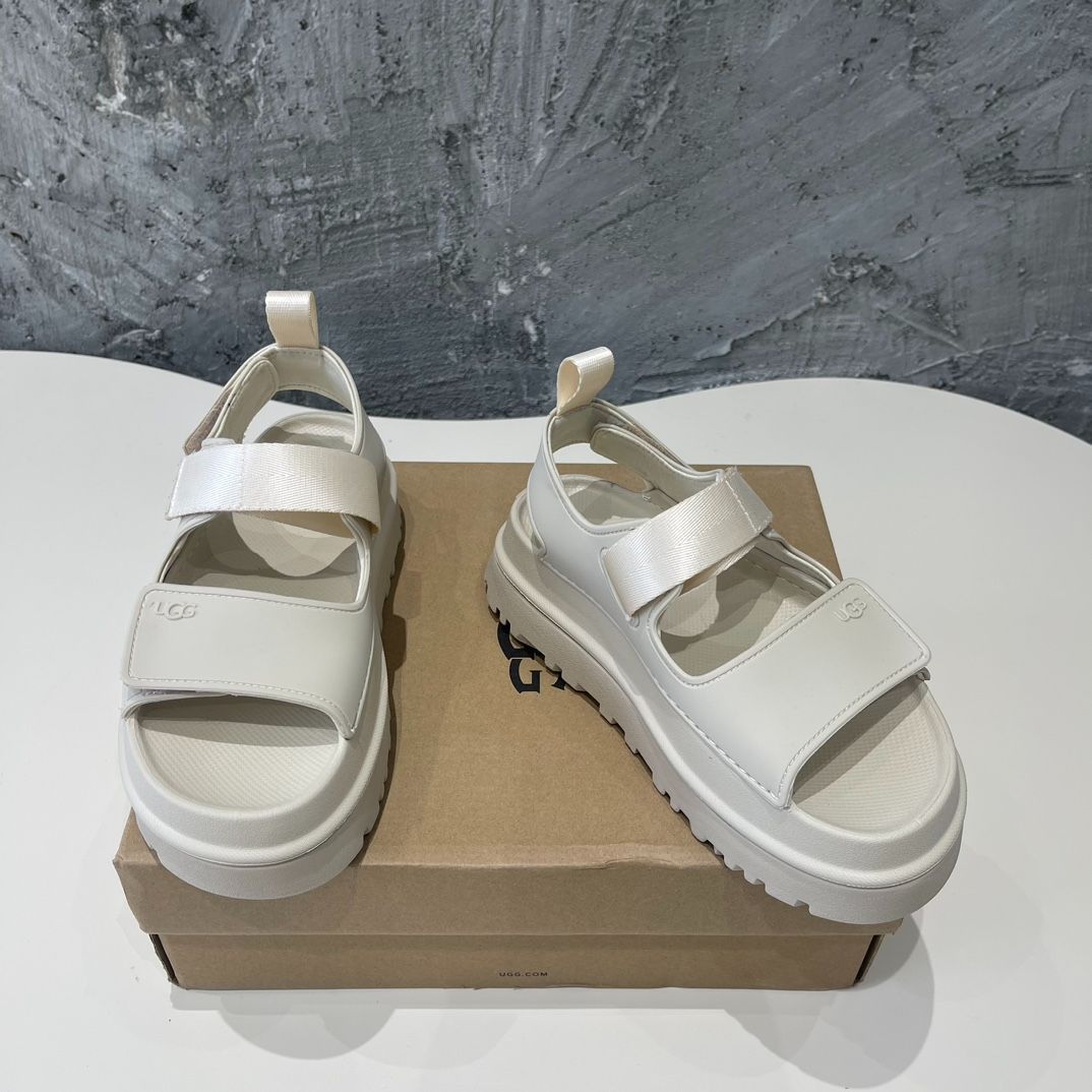 Sandalカーキ色サンダル