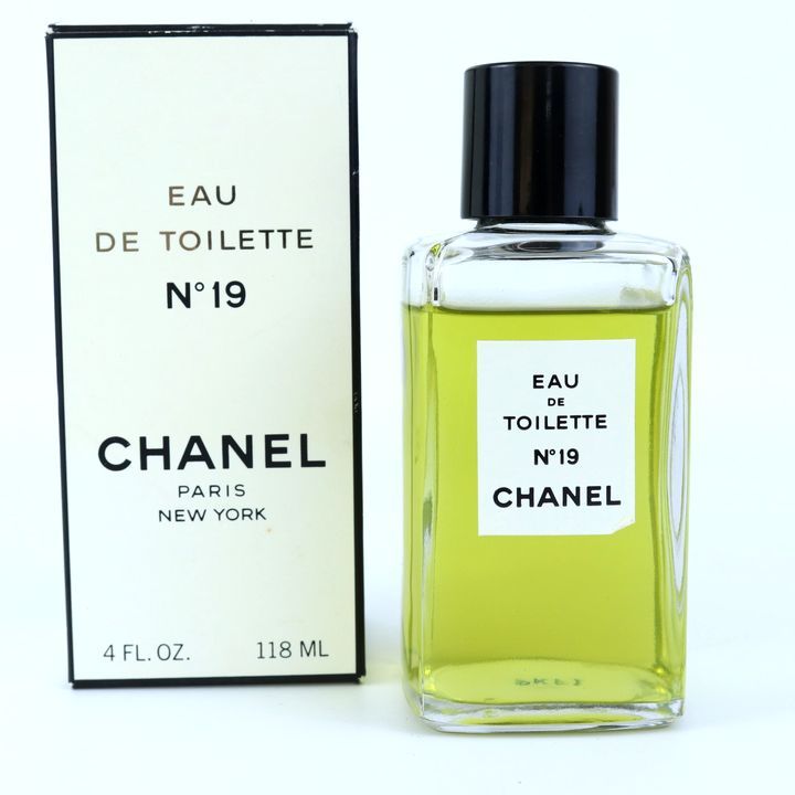 シャネル No19 オードトワレ EDT 残半量以上 香水 フレグランス レディース 118mlサイズ CHANEL 【中古】