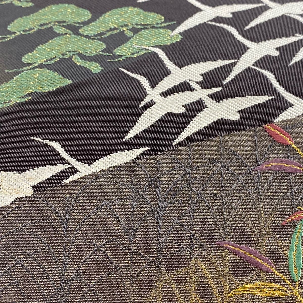 A42新品未使用　美品袋帯　箔　金糸　多彩　　唐草紋　正絹 A42新品未使用 美品袋帯 箔 金糸 多彩 唐草紋 正絹 - メルカリ