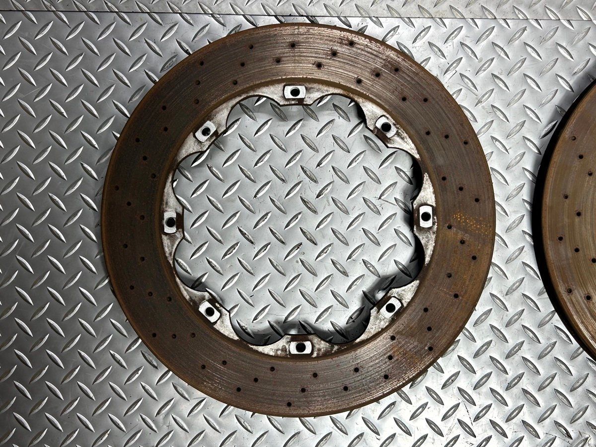 送料無料R35 GT-R 純正リア ローター 左右 PCD246.8 穴数8 (23120006