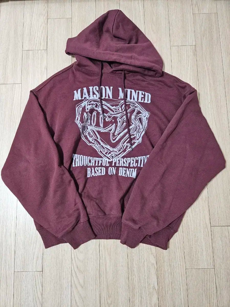 m MAISON MINED(メゾンミネド) DOODLE HEART フード付きTシャツ バーガンディー