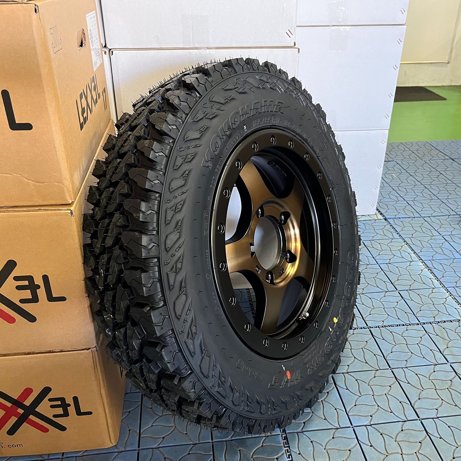 限定一台 ナットサービス♪ 美品！ジムニー JB64 JB23 JA11 JA12 タイヤホイール 16インチ 4本セット ヨコハマ ジオランダーMT  185/85R16 175/80R16 195R16 BDX05 新品 夏タイヤ - メルカリ