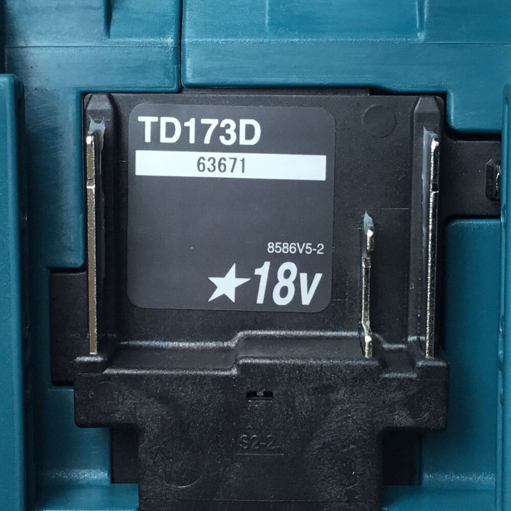 ΘΘMAKITA マキタ インパクトドライバ 未使用品 付属品完備 ⑩ TD173DRGX ブルー