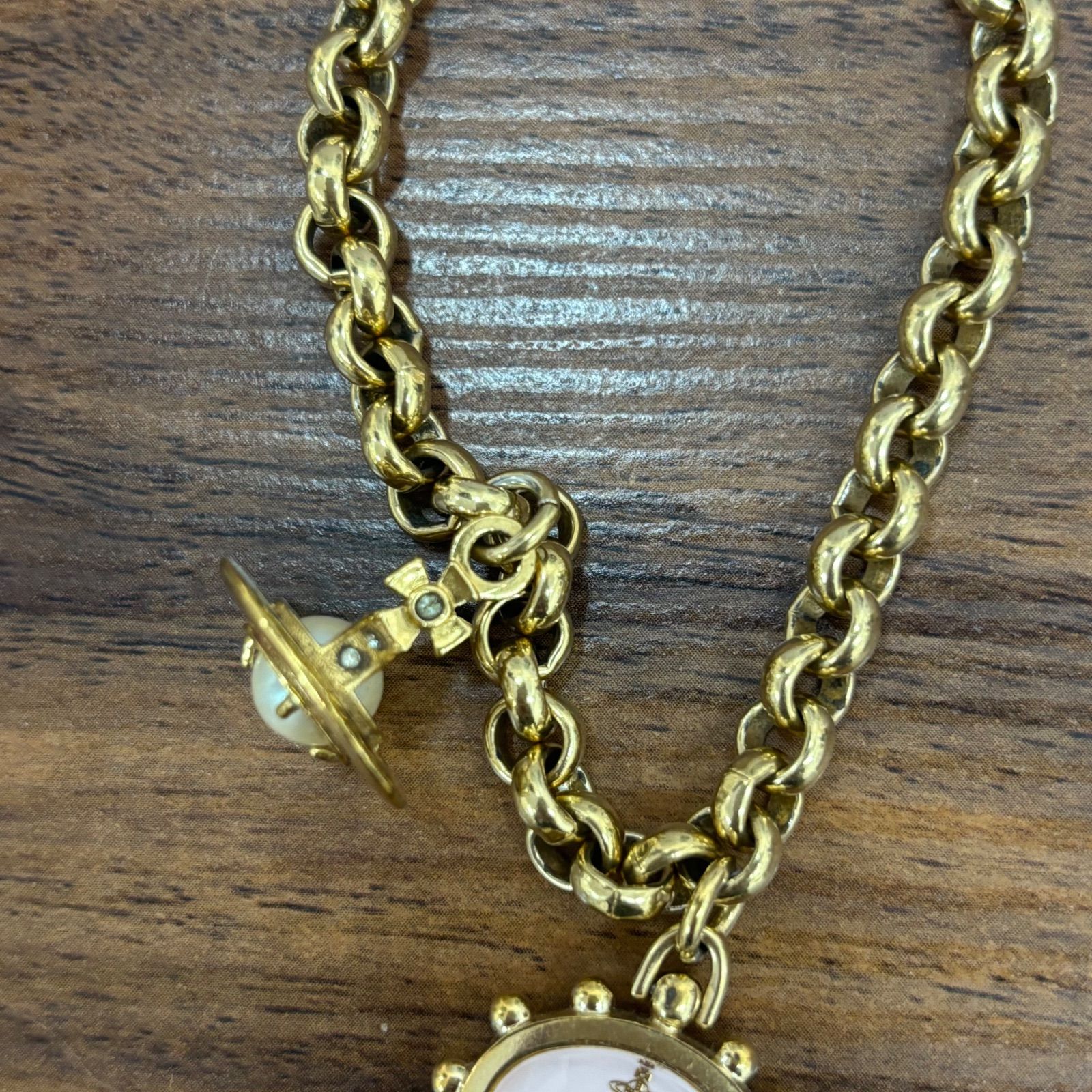 ヴィヴィアンウエストウッド ミルククラウン ブレスレットウォッチ 腕時計 ヴィヴィアンウエストウッド ミルククラウン ブレスレット