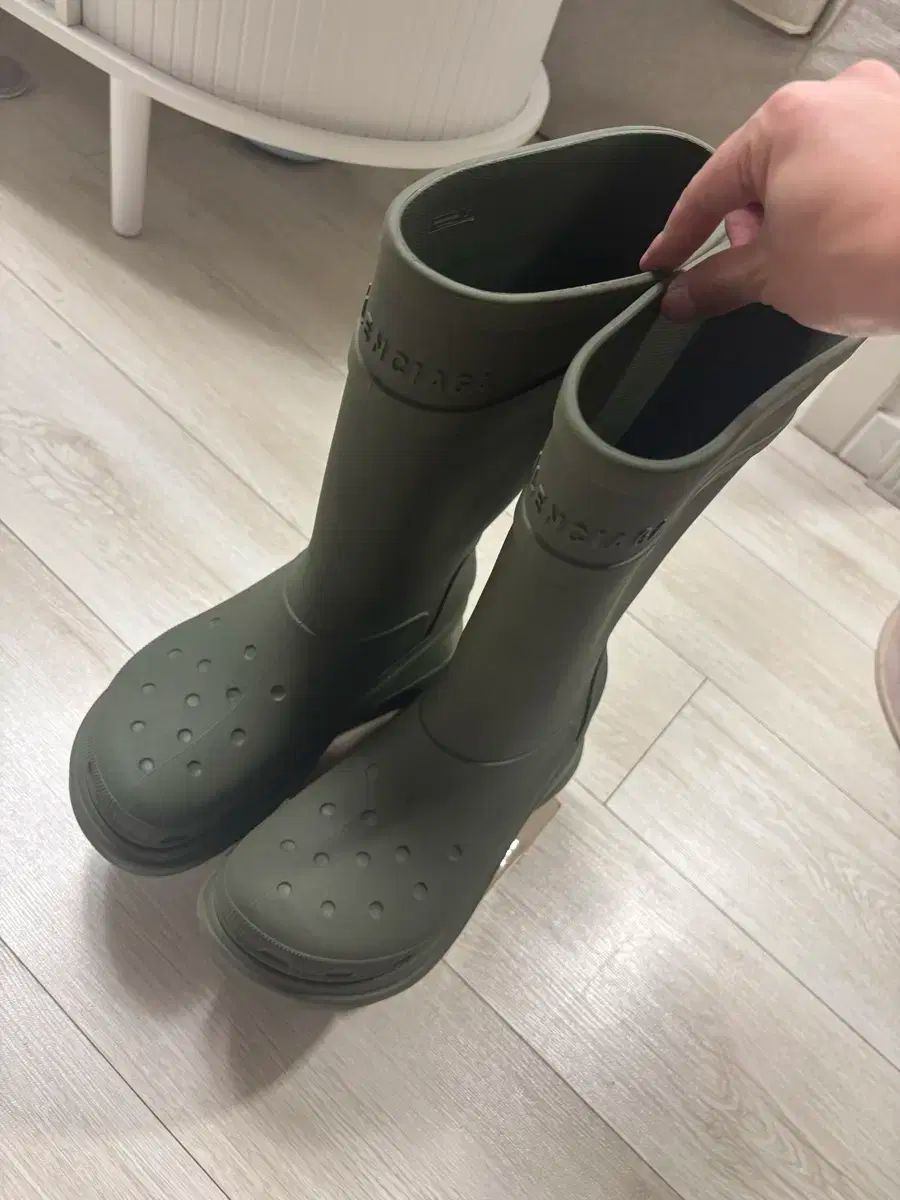 BALENCIAGA ウィメンズCROCSブーツ BALENCIAGA ウィメンズCROCSブーツ