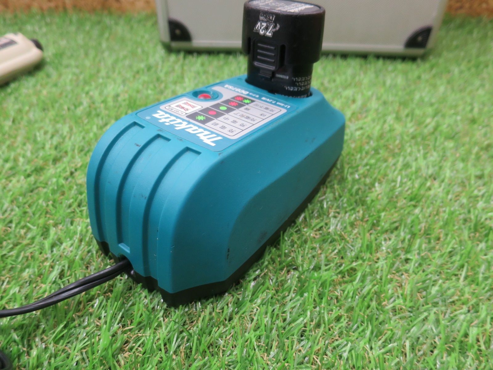 美形の makita マキタ 充電式 ペン インパクトドライバ TD020D カラー白