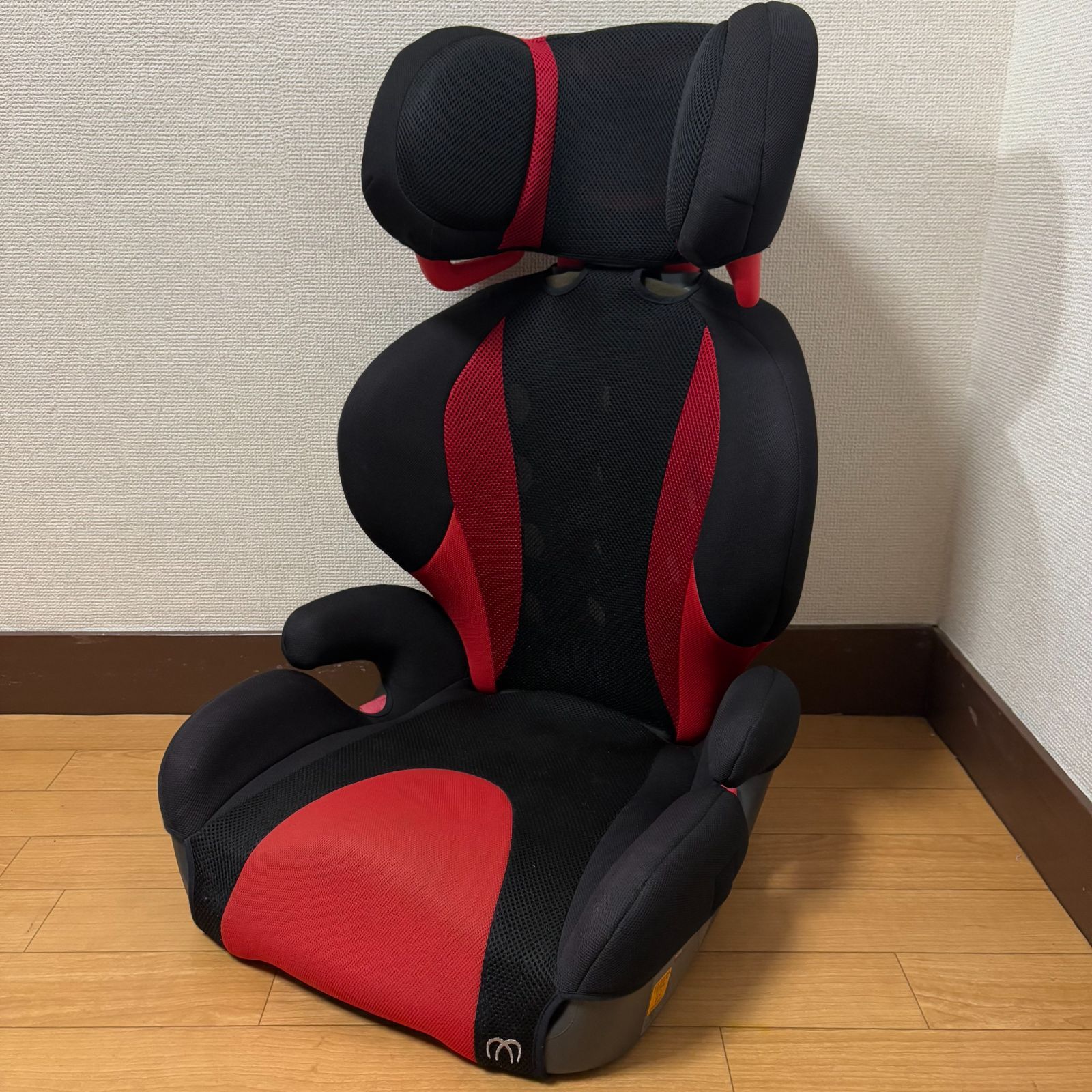美品✨️エールベべ サラットハイバッグジュニアクワトロ ジュニアシート 黒 カーメイト エールベベサラットハイ バックジュニアクワトロ