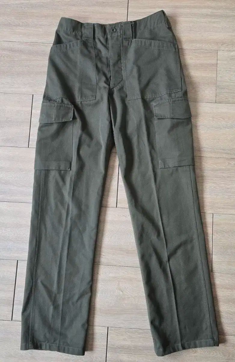 オーストリア軍 Type 75 OD 軍服 パンツ