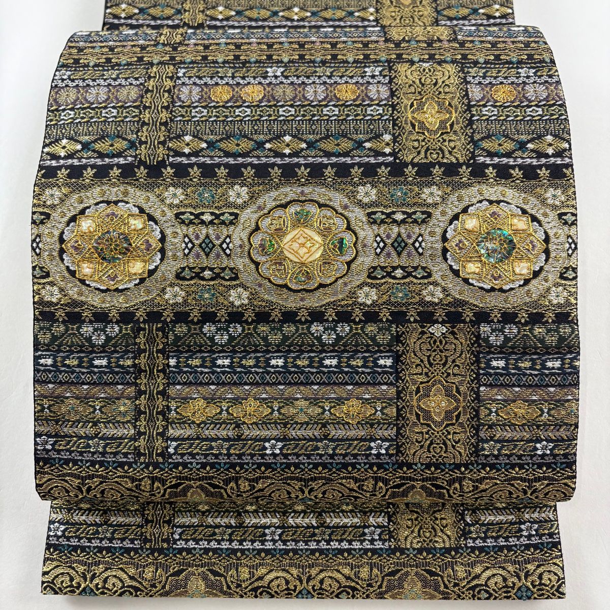 袋帯 秀品 枝花 松 金彩 螺鈿 金色 お太鼓柄 正絹 中古 袋帯 秀品