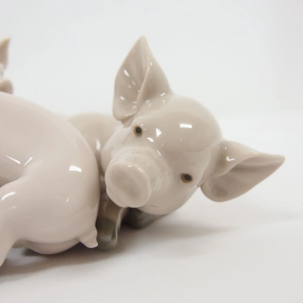 LIADRO 豚の置物 陶磁器製 ホワイト