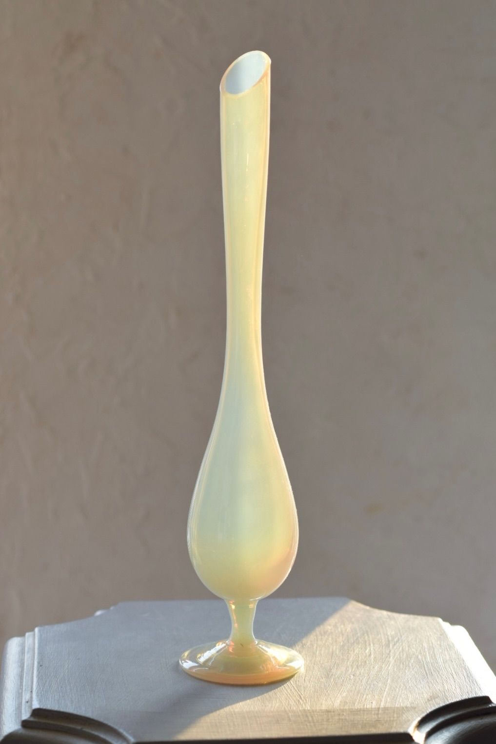 オパールセントガラス 花瓶(大) 🎴オパールセントガラス カナリア