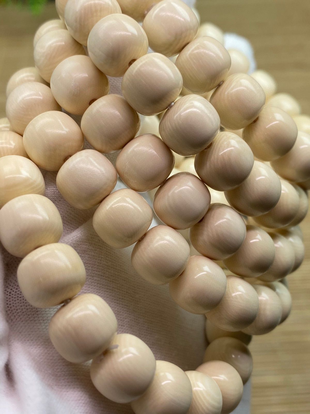 天然マンモス牙美しい手作り彫刻 1原色古いデザイン ブレスレット 天然マンモス牙美しい手作り原色古い形 ブレスレット