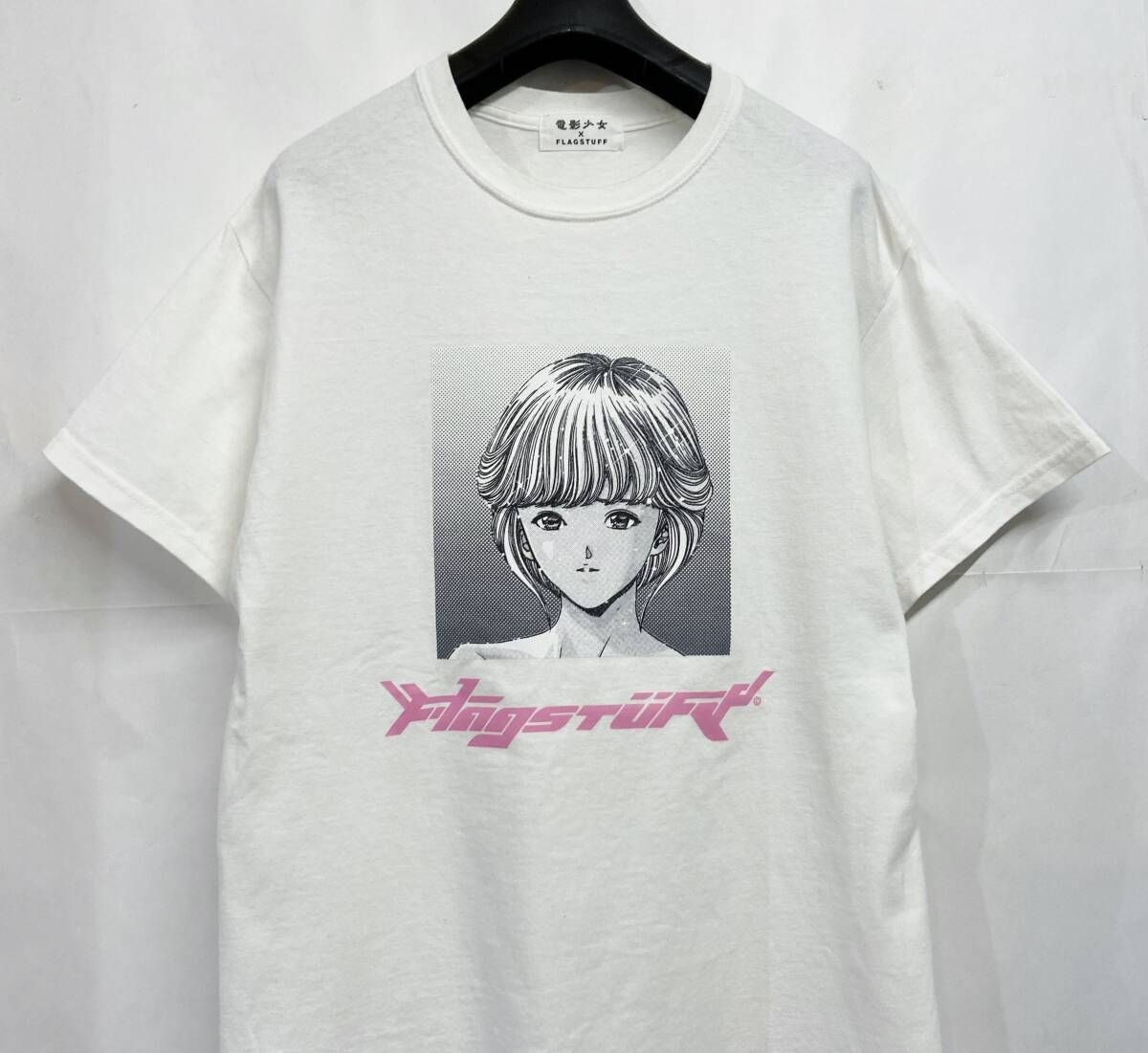 FLAGSTAFF x 電影少女｜フラグスタッフ ビデオガール Ｔシャツ