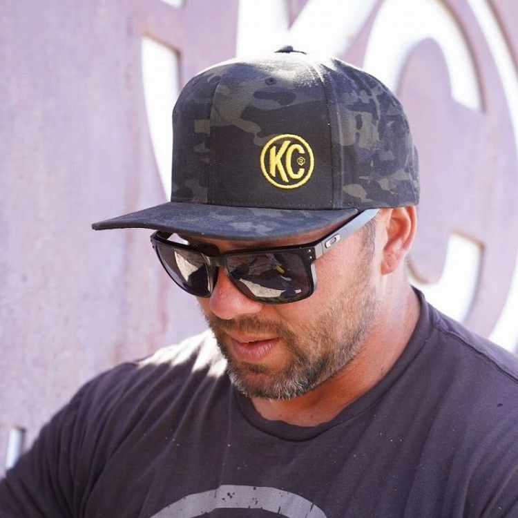 KC HiLiTES KC Logo - Flat Bill Snapback Trucker Hat - Black MultiCam - One Size カモフラージュ柄 迷彩柄 キャップ 帽子 ユニセックス
