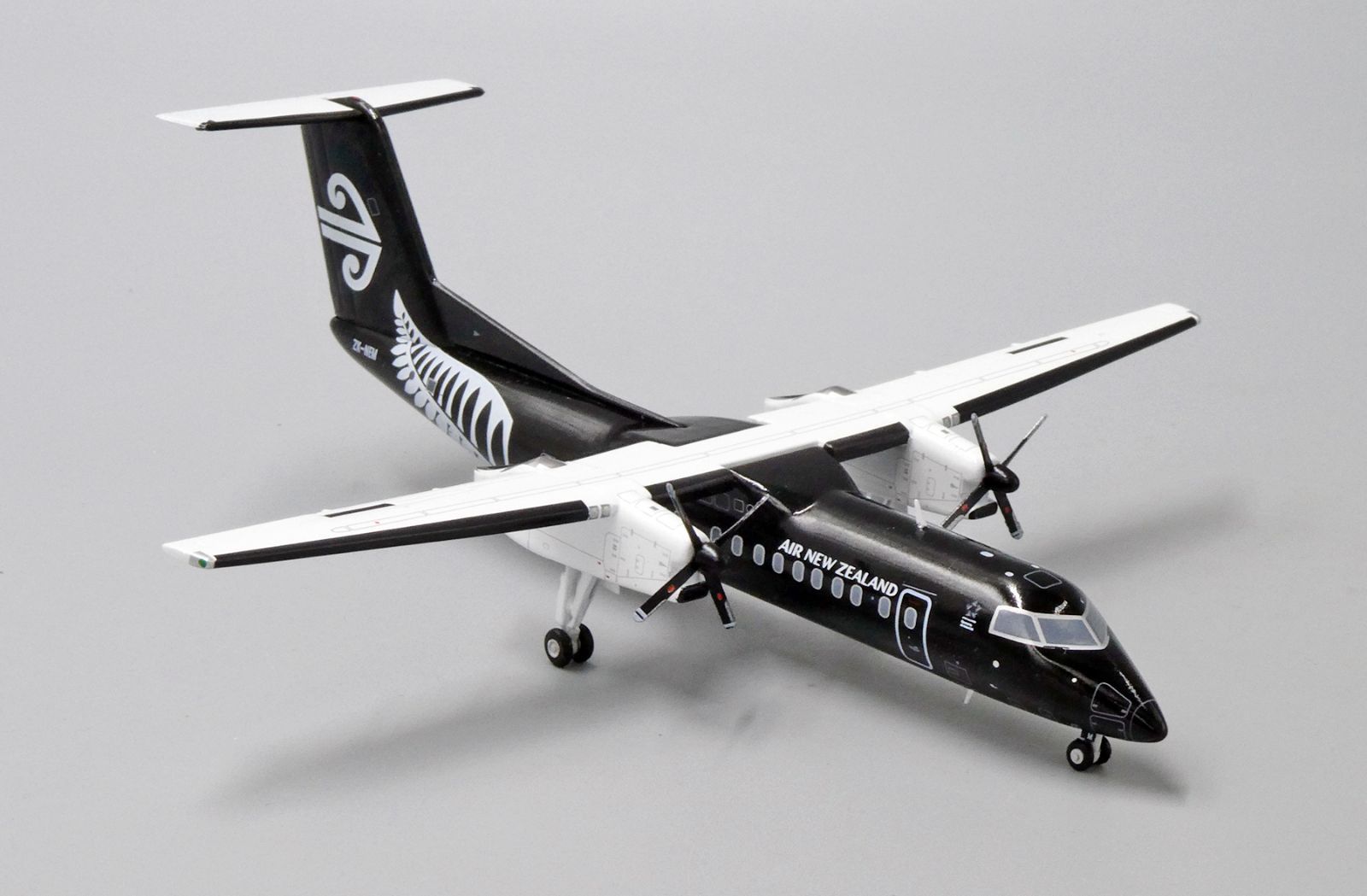 模型・プラモデル Jcwings ニュージーランド航空 Dash8-Q300 ZK-NEM 1