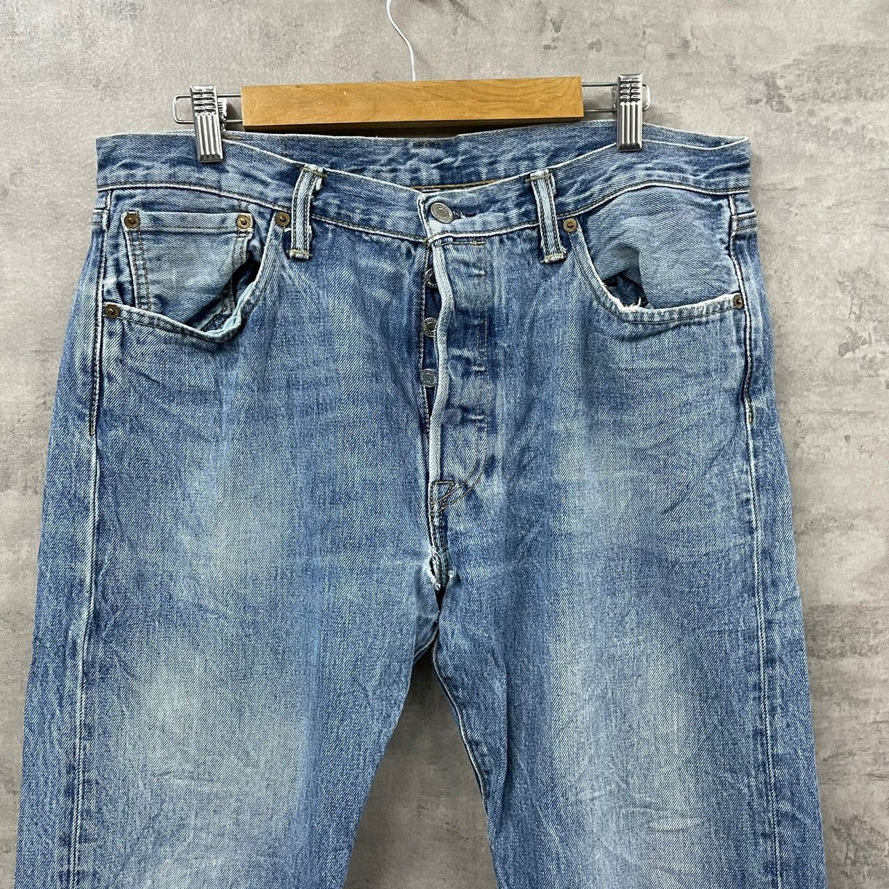 Levi's501 ライトブルー ボタンフライ デニムジーンズパンツ W32L30 実寸W30in 赤タブ 501-0115 USA 海外輸入 古着  LK10720 - メンズファッション