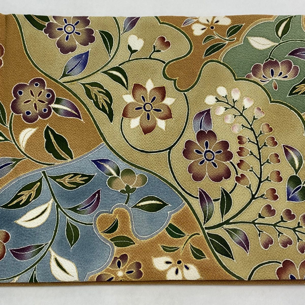開き名古屋帯 美品 逸品 落款 久呂田明功 鳥 草花 金彩 縮緬 開き名古屋帯 美品 逸品 落款 久呂田明功 鳥 草花 金彩 縮緬