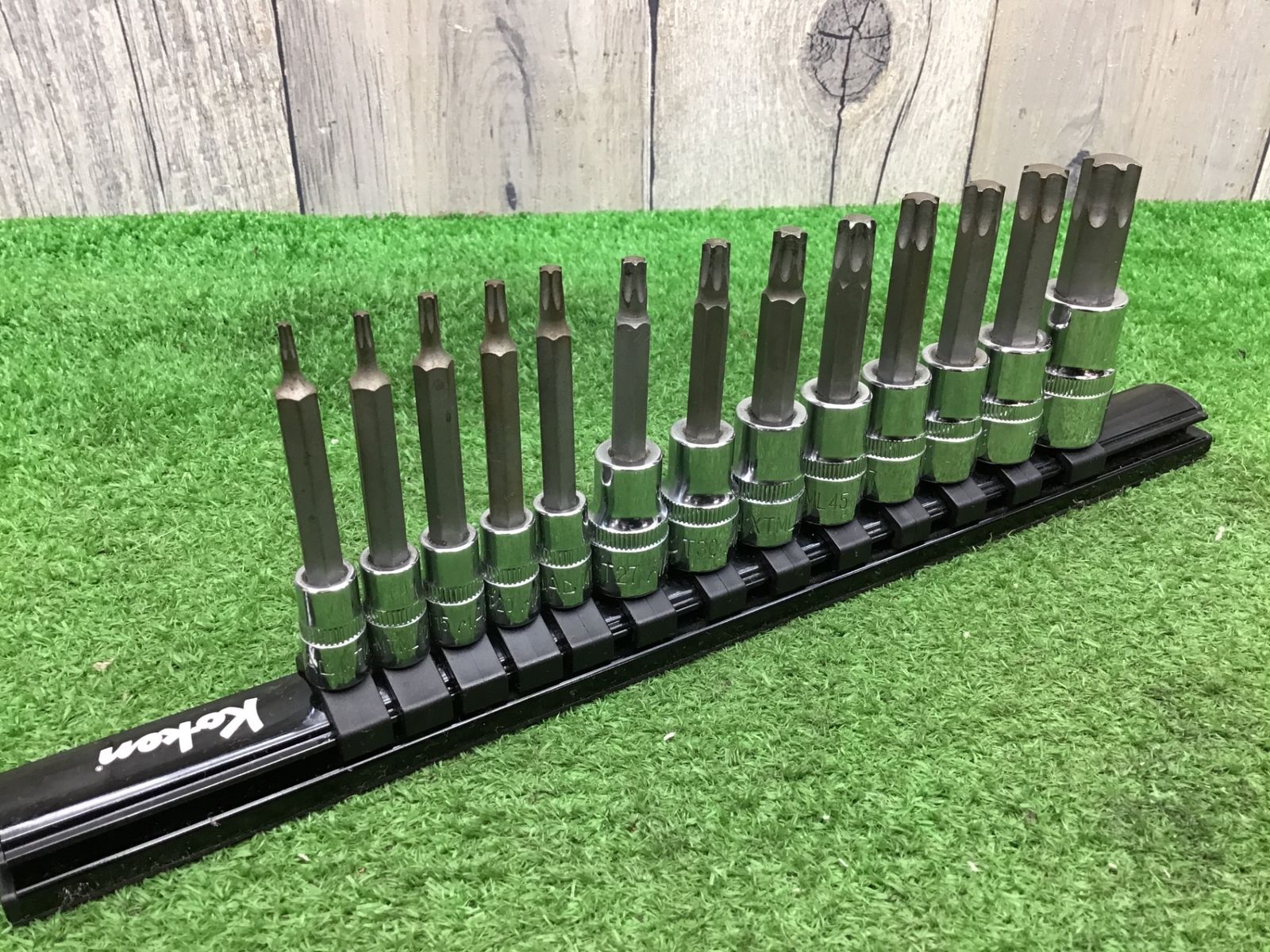 最大35％offセール。 送料無料 品 MAC TOOLS マックツールズ トルクスソケット13個セット〇アクトツール富山店〇BR 強力な