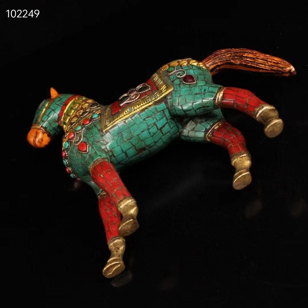 中国古美術・旧西蔵古い純銅純手で宝石を嵌め込んだ絵画を描く金を描く西蔵の馬2匹。 中国古美術・旧西蔵古い純銅純手で宝石を嵌め込んだ絵画を描く金