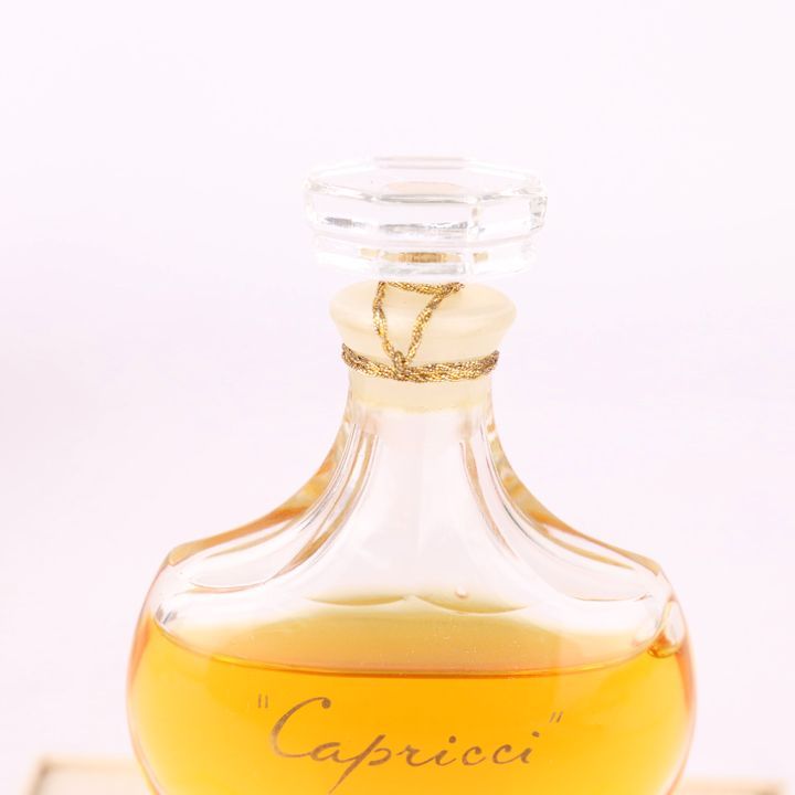 新品未使用 ニナリッチ カプリッチ パルファム ニナリッチ 香水 カプリッチ Capricci パルファム 未使用 香水瓶