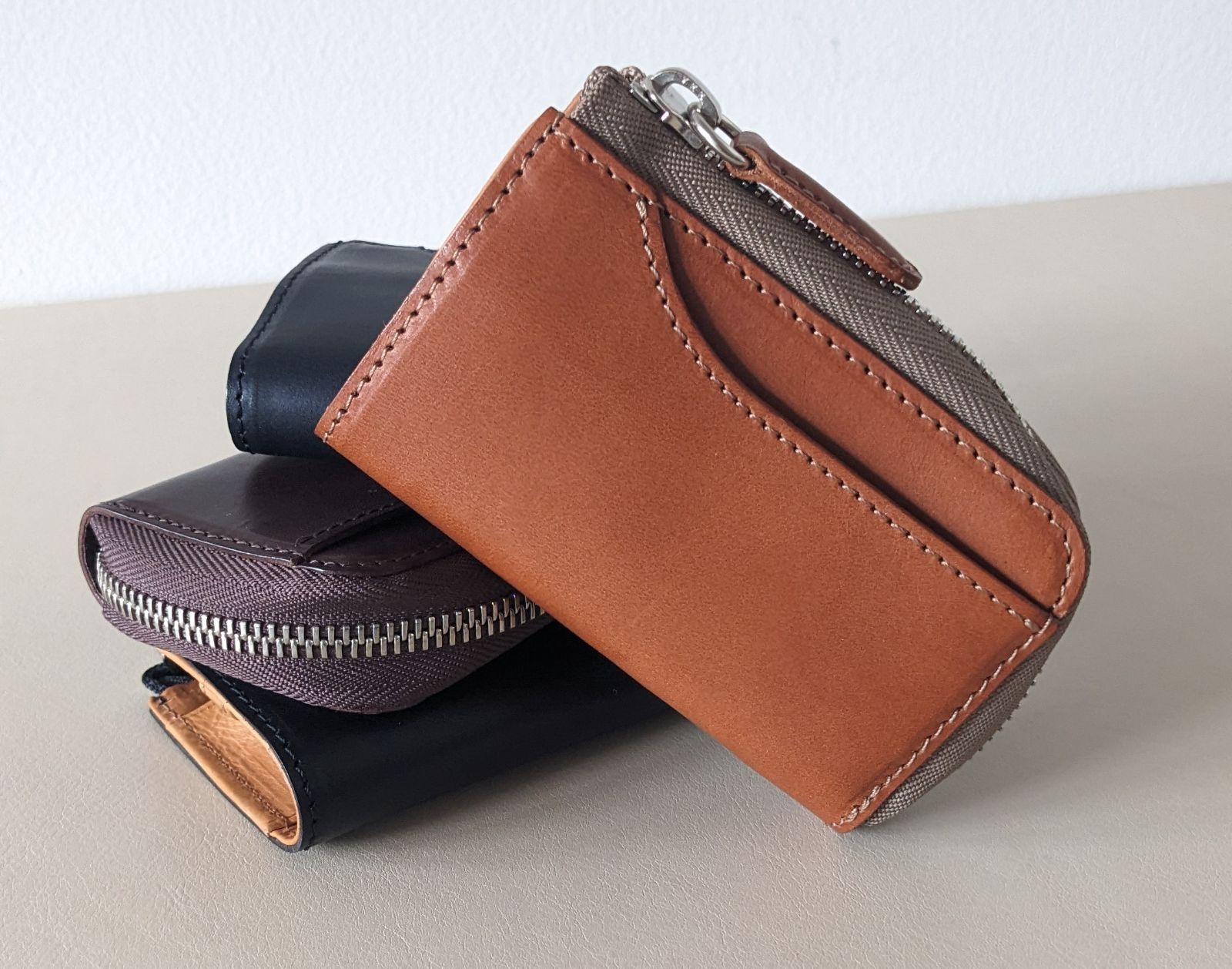 COACH ブラック キーケース ストラップ付き COACH ブラック レザー キーケース【訳あり】 - メルカリ COACH