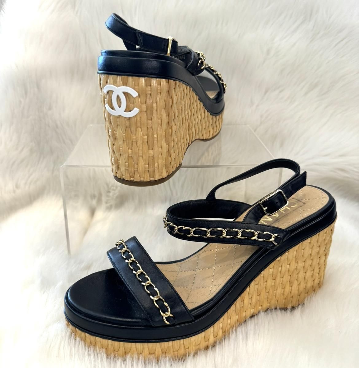 ［美品］シャネル　ストラップサンダル　ココマーク　チェーンロゴ　ウェッジヒール CHANEL （新品・未使用品）シャネル ココマーク サンダル