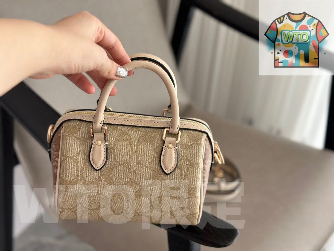 【新品未使用】コーチ　エコバッグ　ボストンバッグ　折りたたみバッグ COACH 新作セール コーチ バッグ トートバッグ ショルダーバッグ