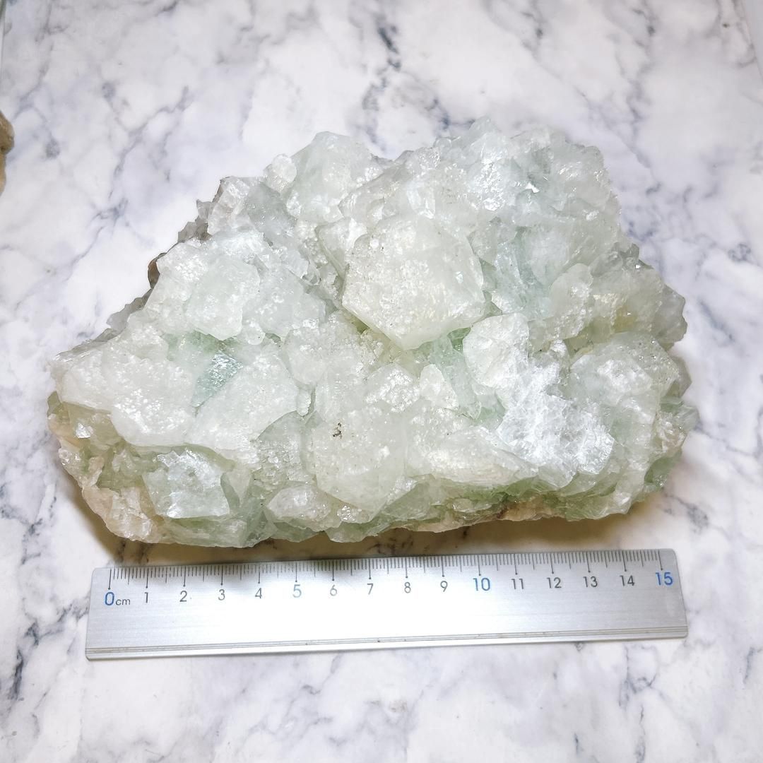 E16312 アポフィライト 魚眼石 インド 沸石 天然石 鉱物 原石 パワーストーン 沸石