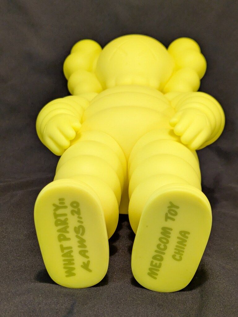 MEDICOMTOY OPEN EDITION KAWS WHAT PARTY YELLOW - メルカリ