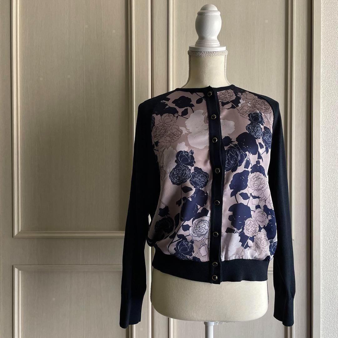 leilian レリアン 花柄 カーディガン 羽織 総柄 薔薇 バラ 紺色 お呼ばれ デート オフィスカジュアル 食事会 長袖 サテン切り替え