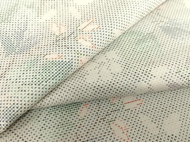 平和屋着物●本場大島紬　白大島　9マルキ　枝花文　正絹　逸品　AAAU8389zg 平和屋着物○本場大島紬 白大島 9マルキ 枝花文 正絹 逸品 AAAU8389zg