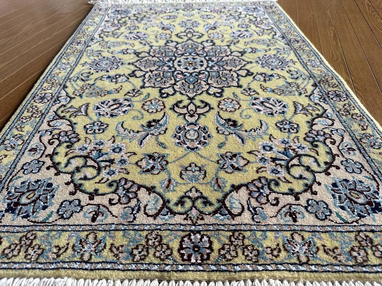 92×62】イラン直輸入ナイン産ペルシャ絨毯・カーペット・ラグ・マット