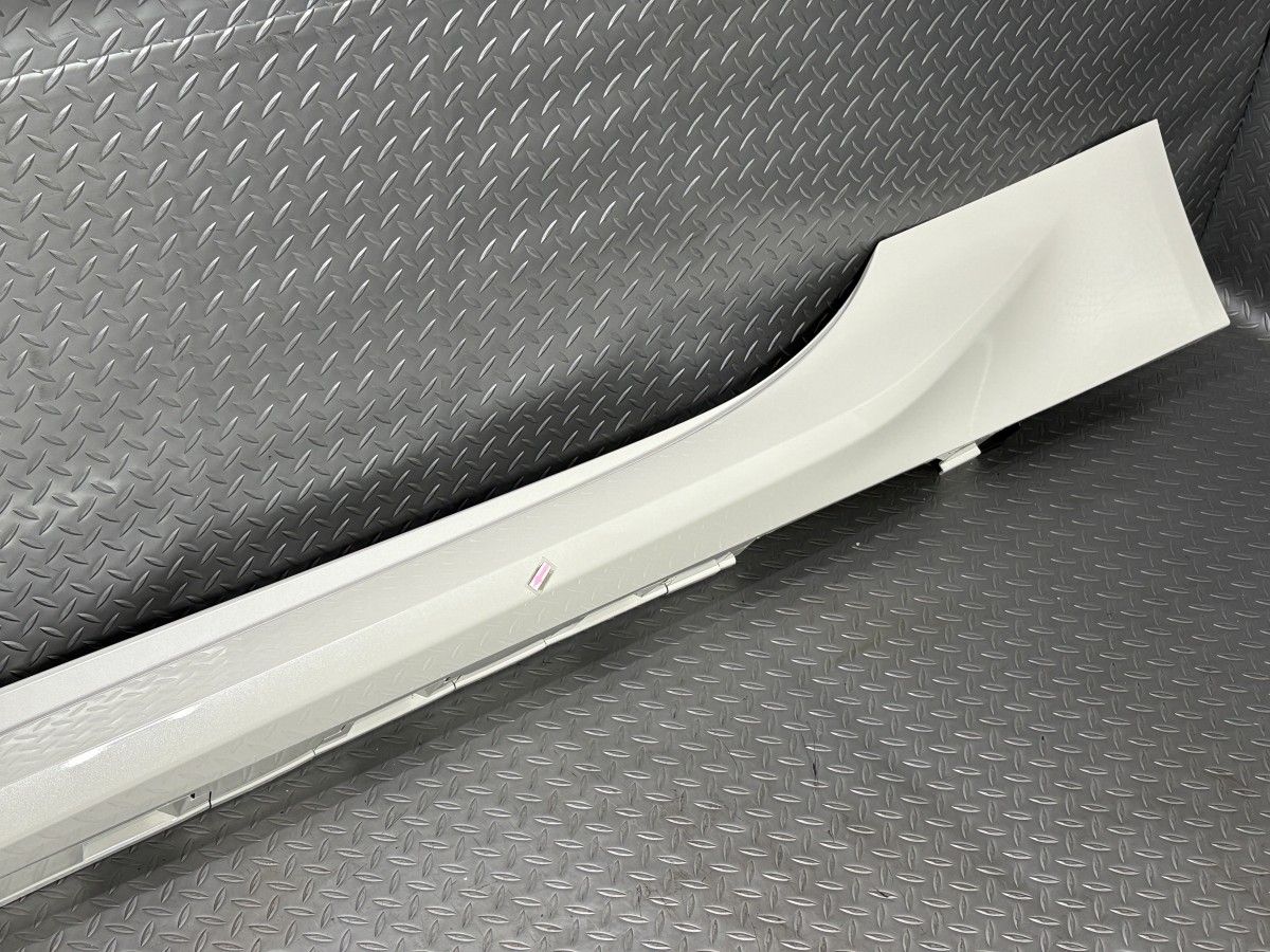 卸売 送料無料【新車外し】ZN8トヨタGR86/ZD8スバルBRZ 純正 サイド