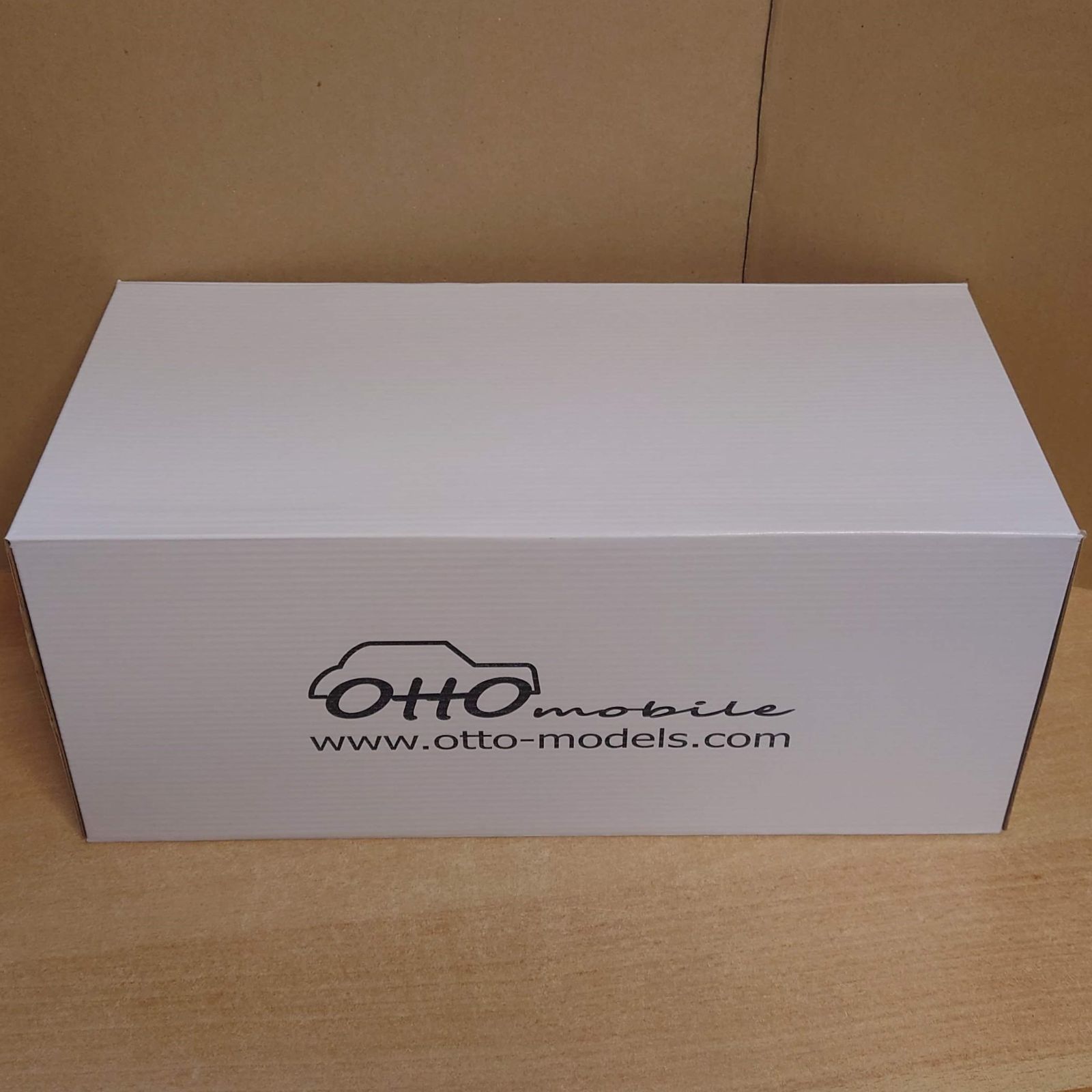 1/18 トヨタ ランドクルーザー HDJ80 1992 (ベージュ) 限定生産 1/18 トヨタ ランドクルーザー HDJ80 1992 (ベージュ) 限定生産