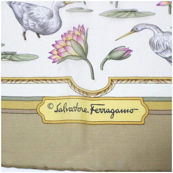 ☆超美品☆フェラガモ☆美しいスカーフ柄☆タイガー☆トラ☆シルク☆クッション☆ フェラガモ Ferragamo タイガー柄 トラ柄 シルクスカーフ｜Yahoo