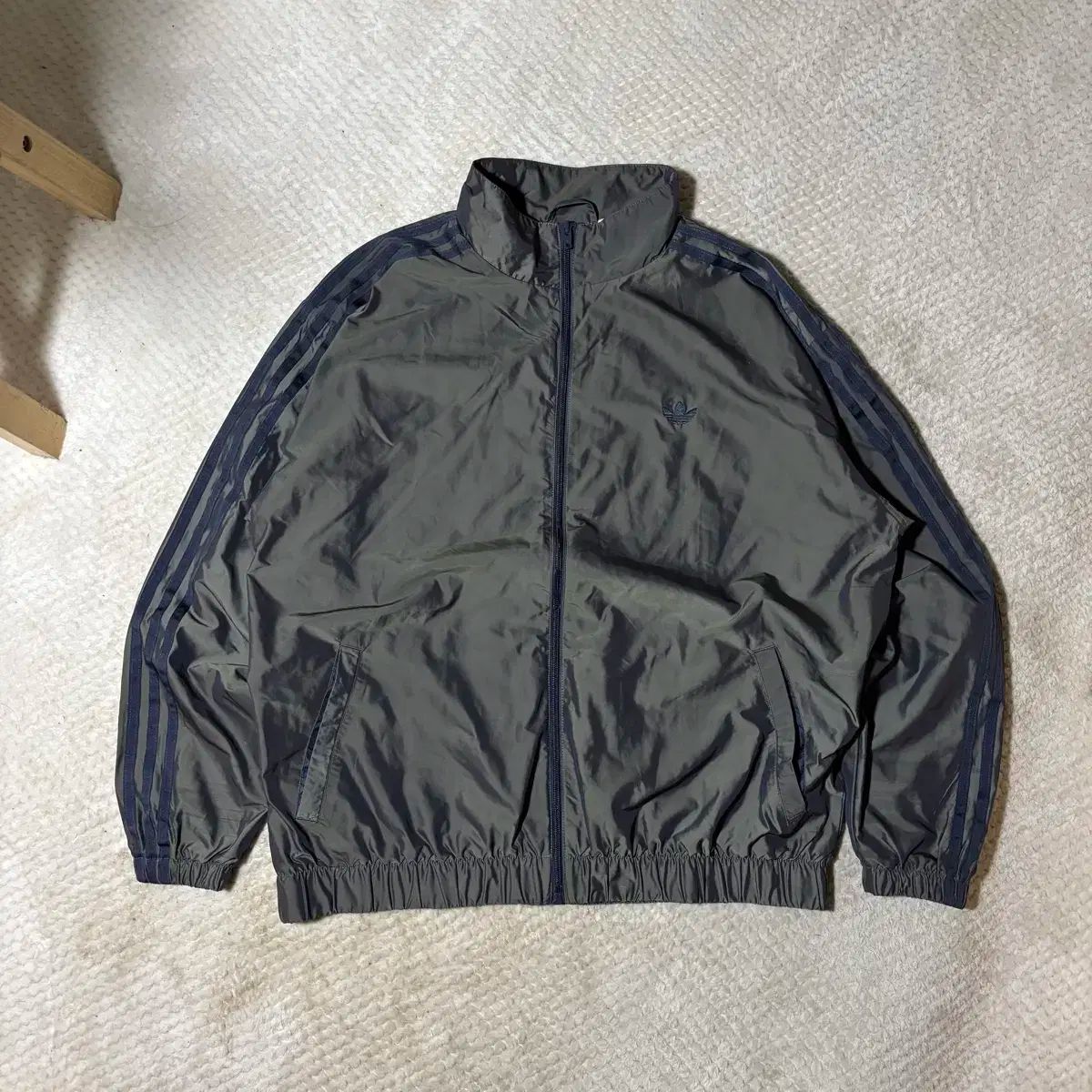 adidas アディダス スーパーファイア ウインドブレーカー L