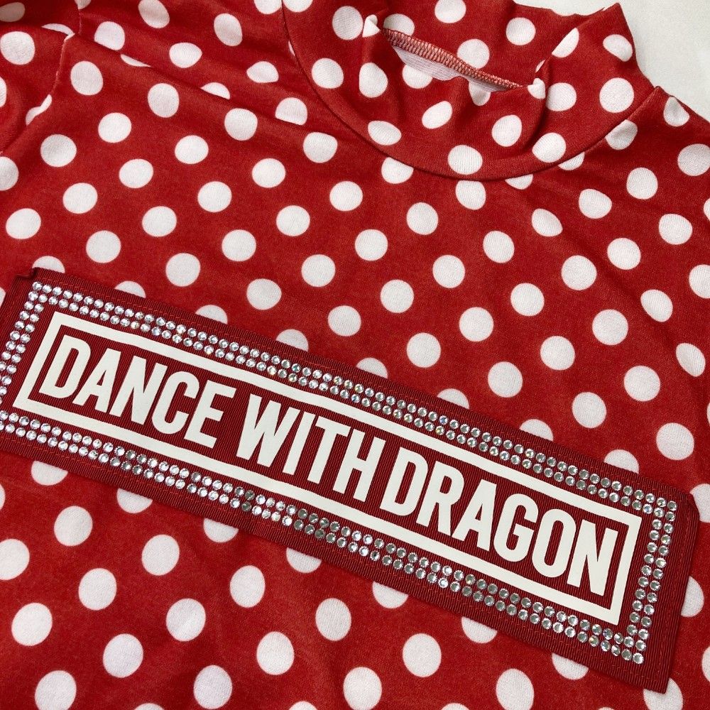サイズ：3 DANCE WITH DRAGON ダンスウィズドラゴン  ハイネック 長袖Tシャツ  ブルー系 [240101435843] ゴルフウェア レディース ストスト サイズ：3 DANCE WITH DRAGON ダンスウィズドラゴン ハイネック