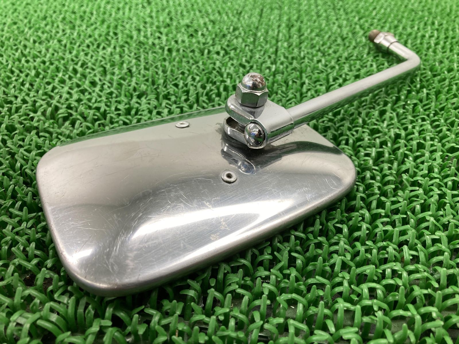 SR400 初期型 純正ミラー 左右 音叉マーク シャフト細め 小傷 サビ少々 SR400 初期型 純正ミラー 左右 音叉マーク シャフト細め 小傷 サビ少々