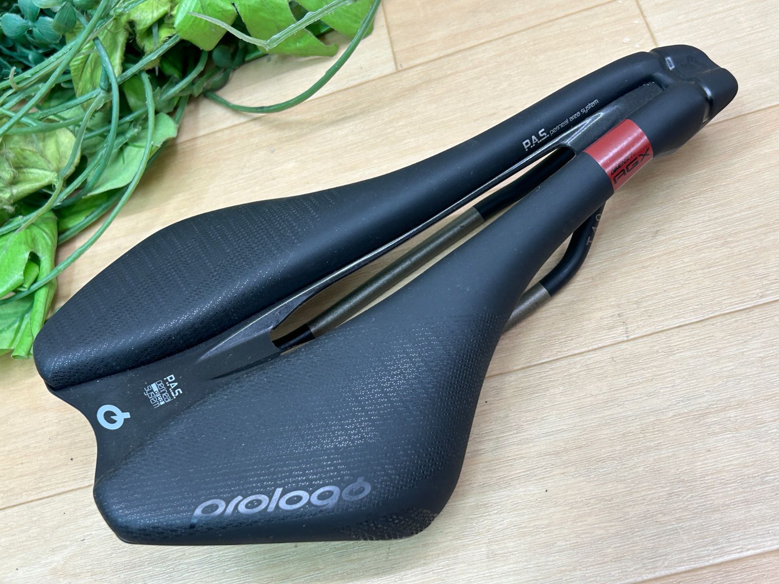 テルスポ イチ推し!! ほぼ♥!! prologo DIMENSION AGX T4.0 SADDLE 143×245mm 240g プロロゴ ディメンション ショートノーズサドル アドベンチャー グラベル シクロクロス ロード ミニベロ M-1517