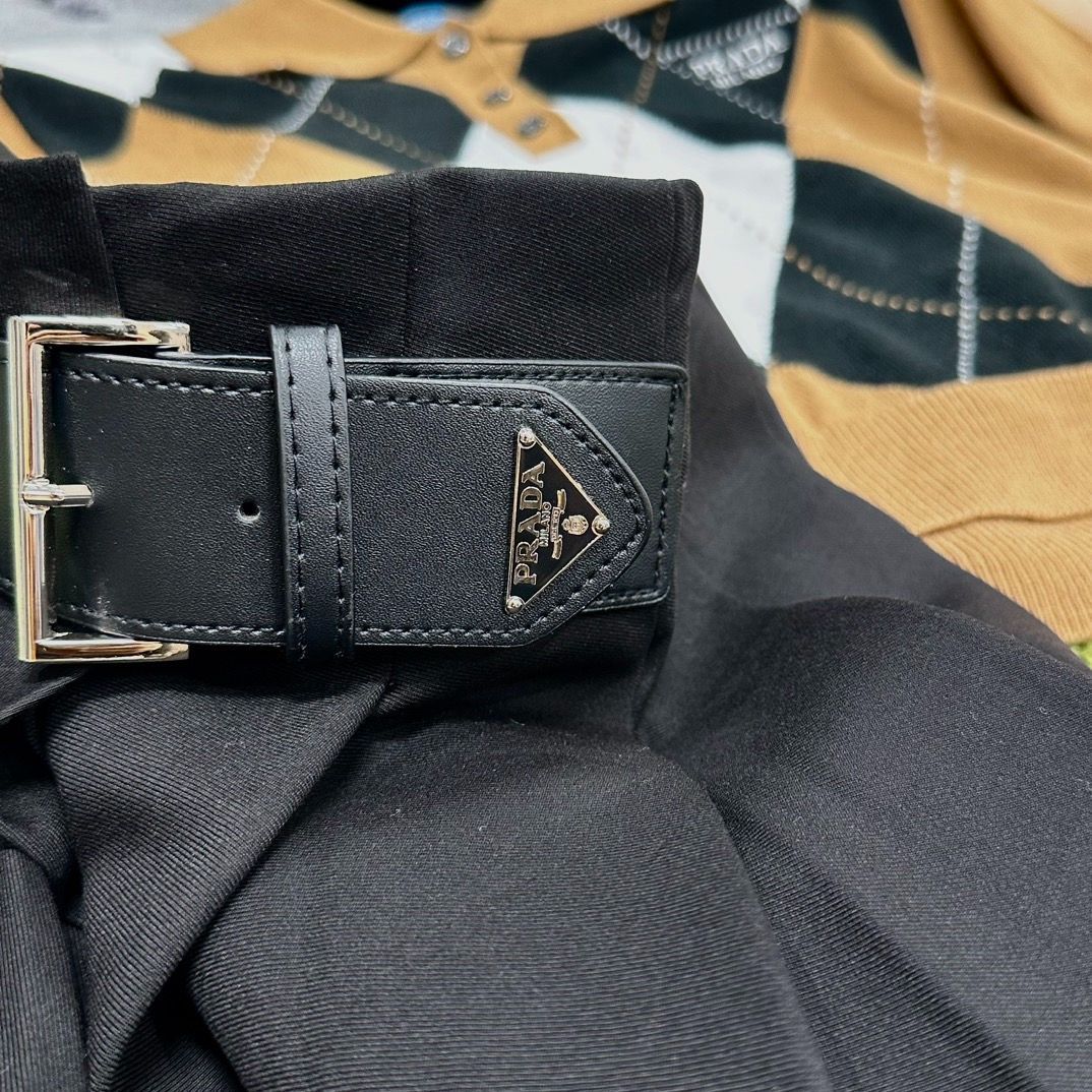 美品✨ PRADA プリーツミニスカート ブラック S - メルカリ 