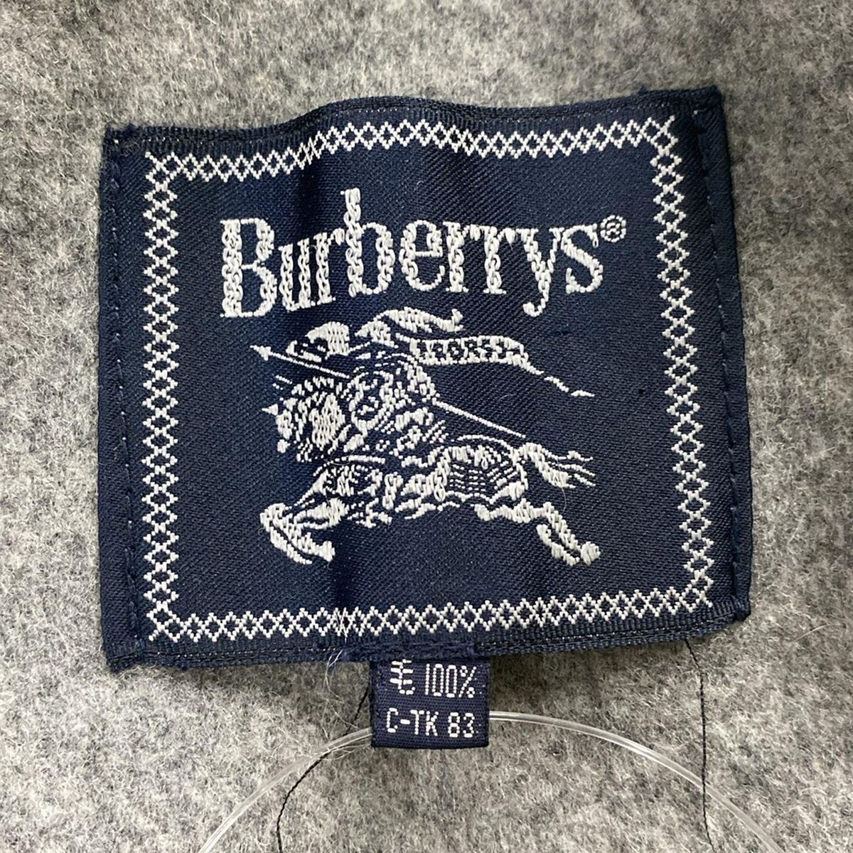 BURBERRY ウール　ショール アイコンストライプ　ポンチョ BURBERRY ウール ショール アイコンストライプ ポンチョ BURBERRY