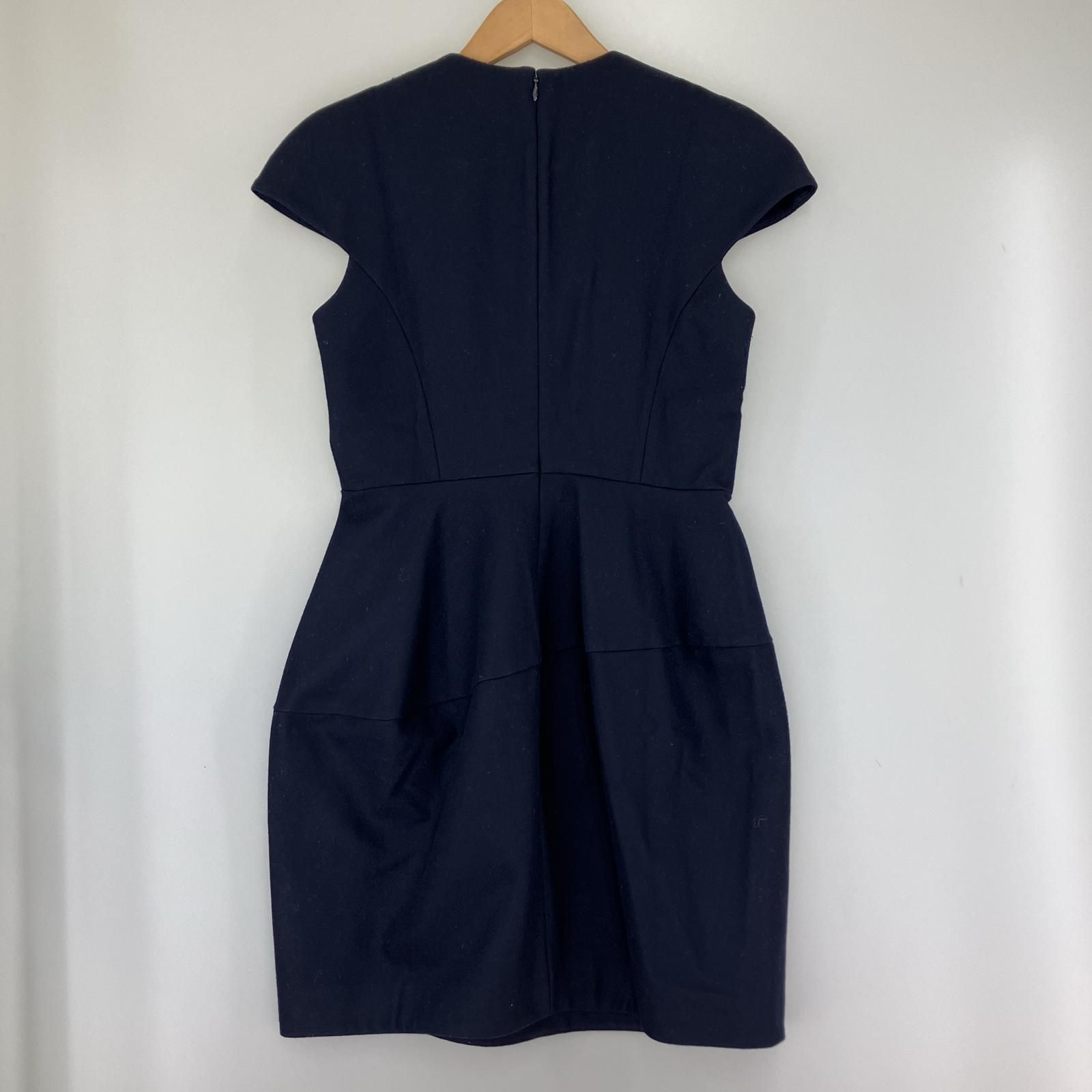 ヨーコチャン⭐︎ノースリーブ ネイビー ひざ丈ワンピース 美品 YOKOCHAN ノースリーブ ひざ丈 ワンピース 紺 38 - メルカリ