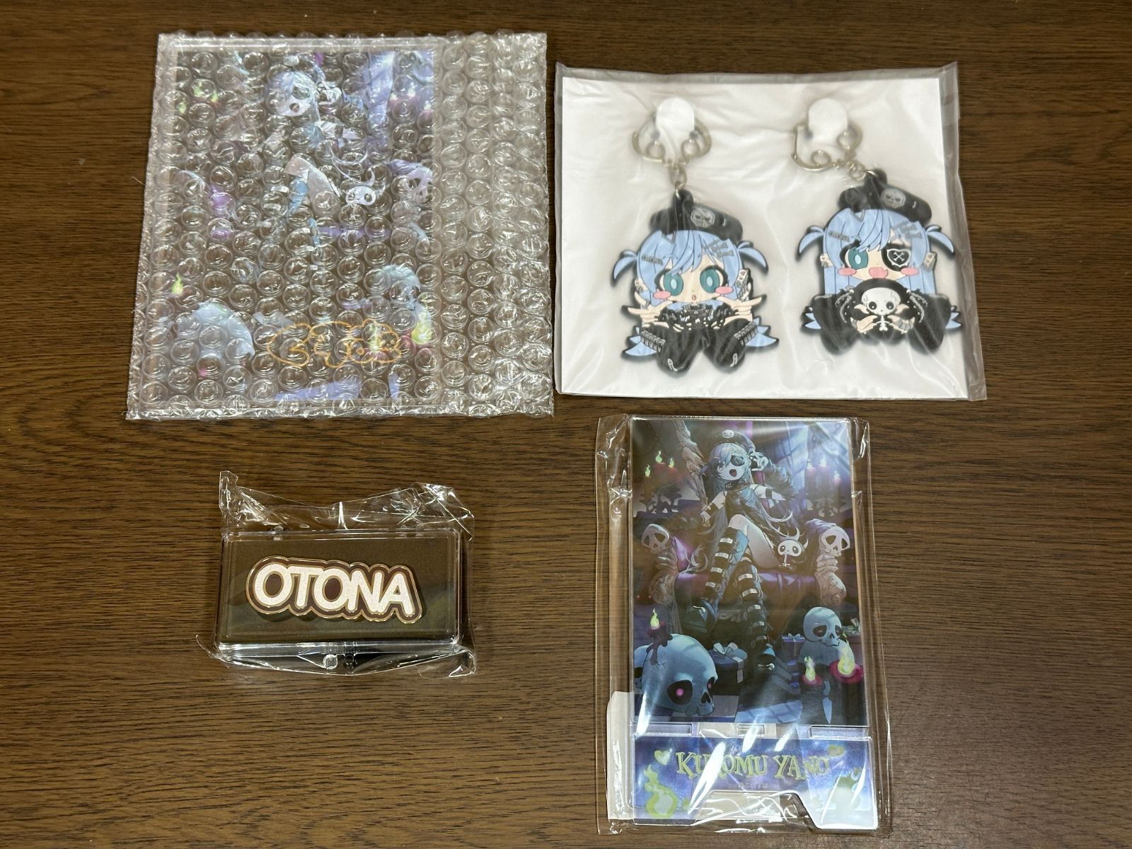 ぶいすぽ 夜乃くろむ 箔押しポストカード 3枚セット ぶいすぽ 夜乃くろむ 箔押しポストカード 3枚セット 夜乃くろ