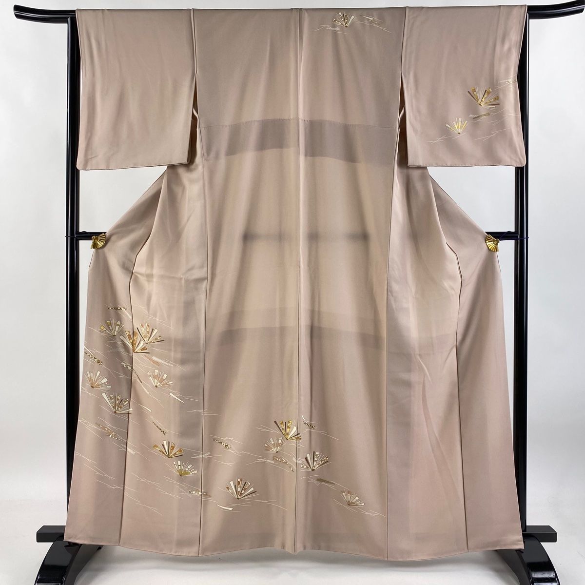 訪問着 身丈160cm 裄丈65.5cm M 袷 若松 草花 金糸 金彩 ピンクベージュ 正絹 秀品