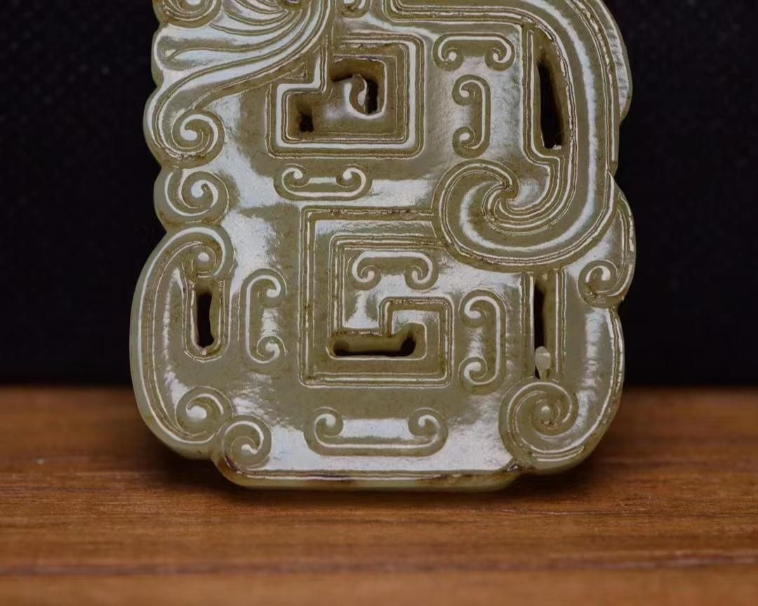 中国古美術・和田玉龍牌・和田玉製・細密彫・根付・裝身具・置物・玉墜 