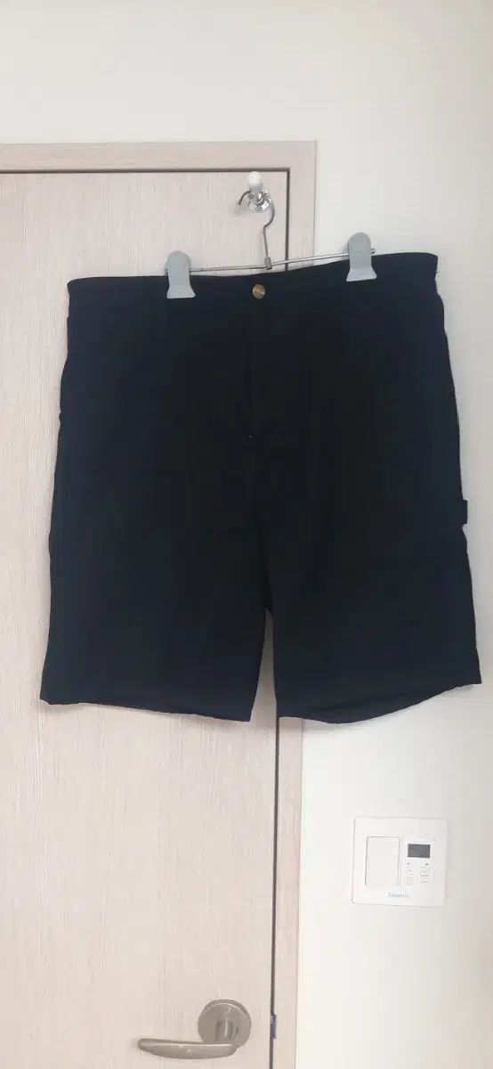 Carhartt(カーハート) wip ダブルニー ショートパンツ 黒 - メルカリ